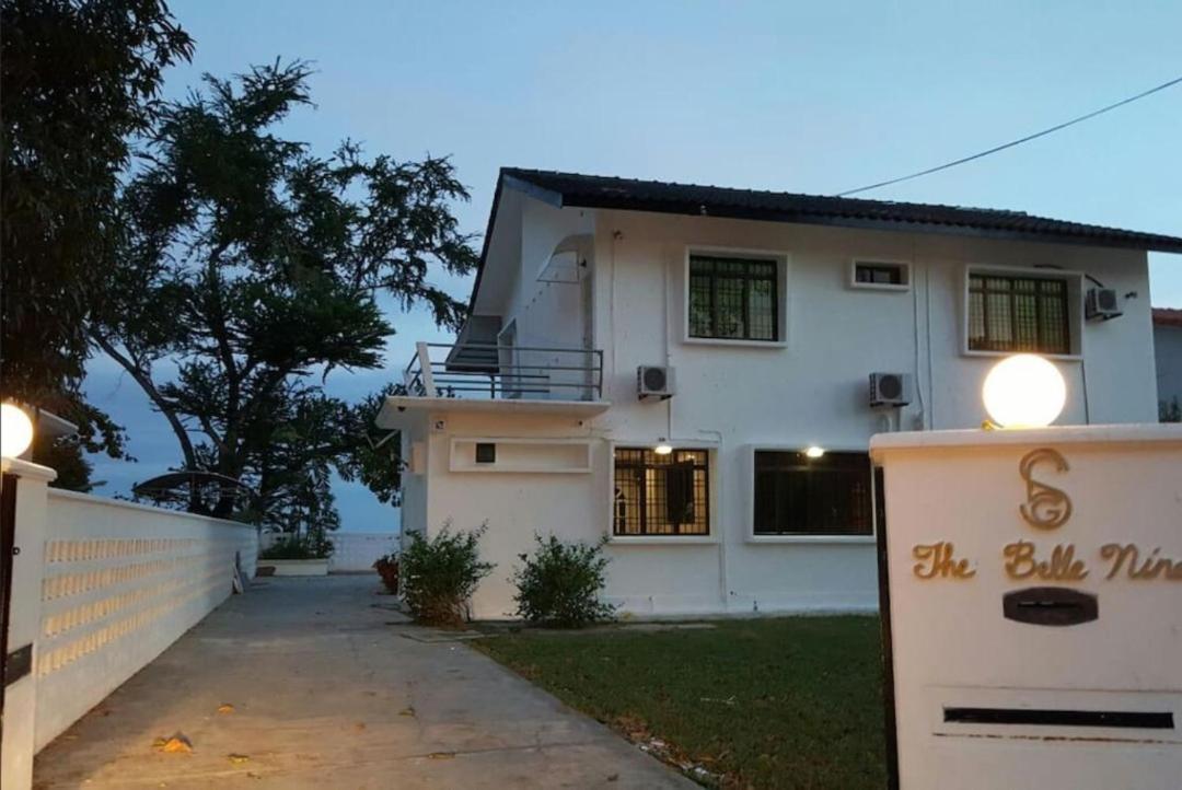 G&T'S Beach Front Villa Tanjung Bungah  Exteriör bild